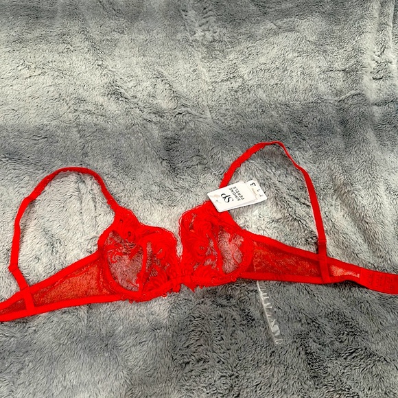 Simone Perele Other - NWT Simone Pérèle Bra, 32 B,  Gorgeous, Sexy Red!